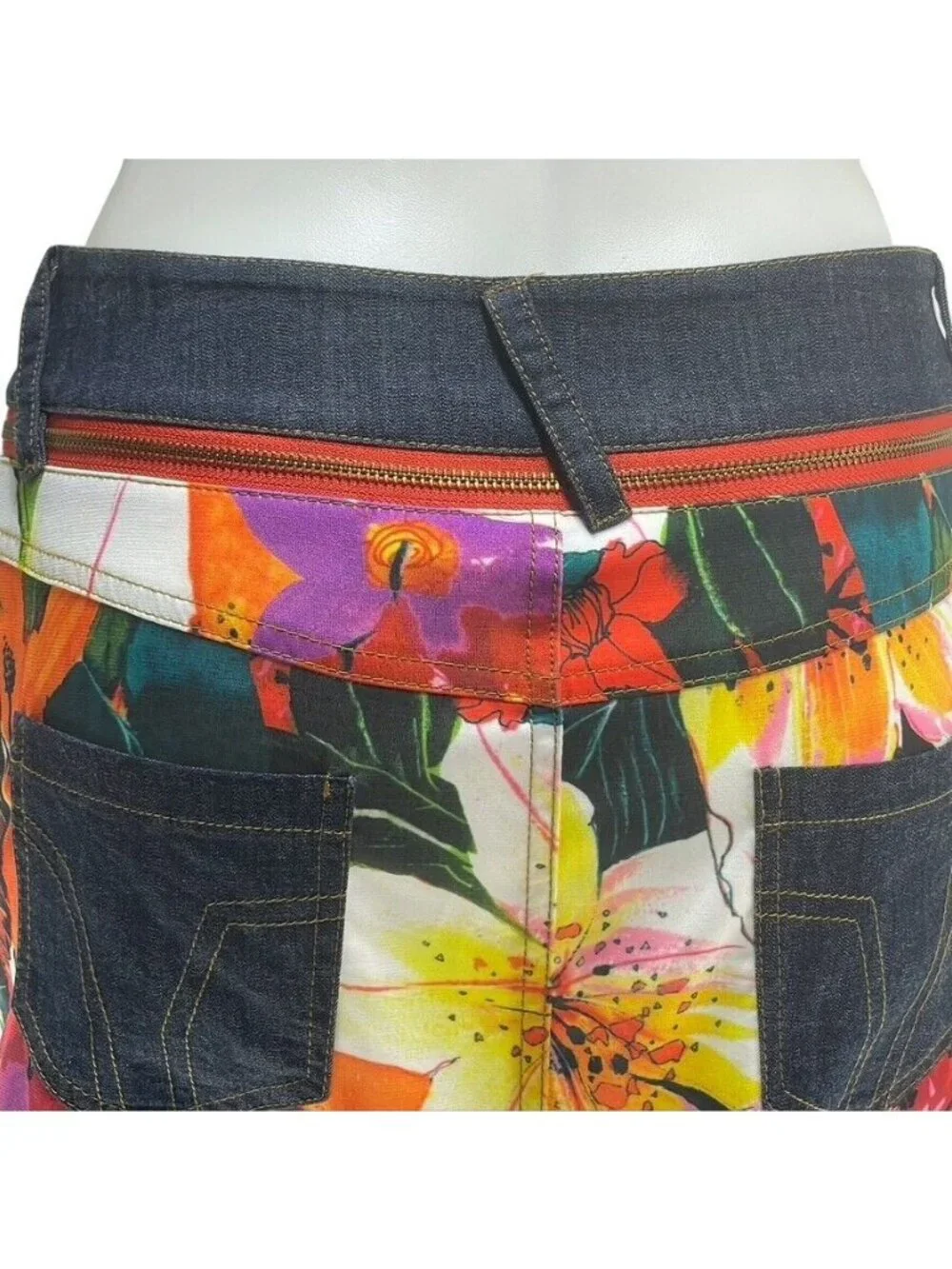 Bernini Womens Floral Mini Skirt Size 7 With Denim Accents